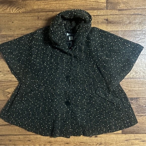 Damee Inc. • Small/Medium • Black/Beige • Speckled • Poncho Style Jacket - Picture 2 of 14